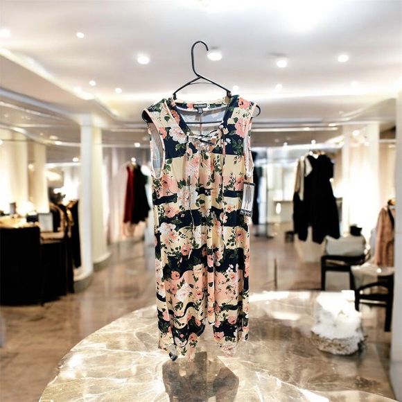 Nina Leonard Asymmetrical Floral sleeveless dress. - Picture 3 of 9